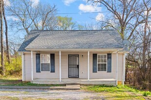 208 Chapel St in Clarksville, TN - Building Photo