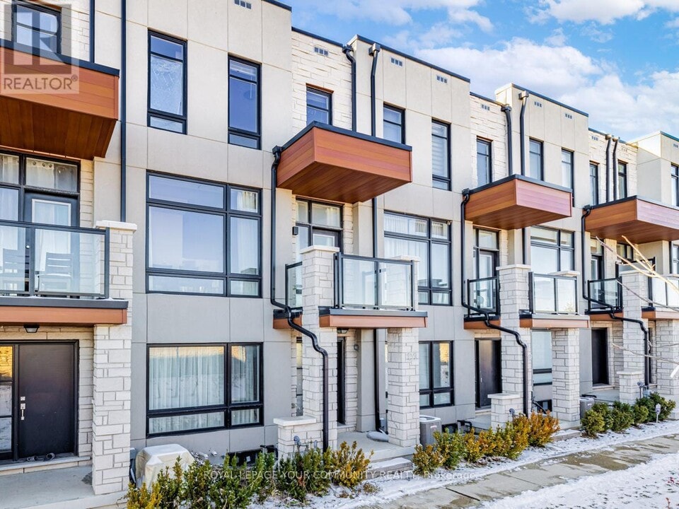 131 Carpaccio Ave in Vaughan, ON - Building Photo