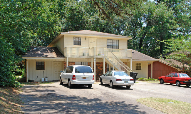 2049 Watson Way in Tallahassee, FL - Building Photo - Building Photo