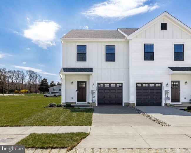 property at 385 N Tuckahoe Rd