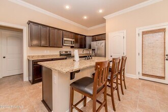 106 Kohen Luke Dr in Lafayette, LA - Foto de edificio - Building Photo