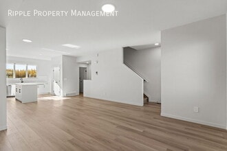 65 Westwind Dr in Spruce Grove, AB - Building Photo - Building Photo