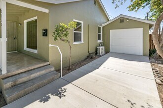 2030 Roble Ave in Modesto, CA - Building Photo - Building Photo
