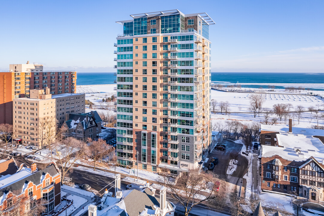 1522 On the Lake in Milwaukee, WI - Building Photo