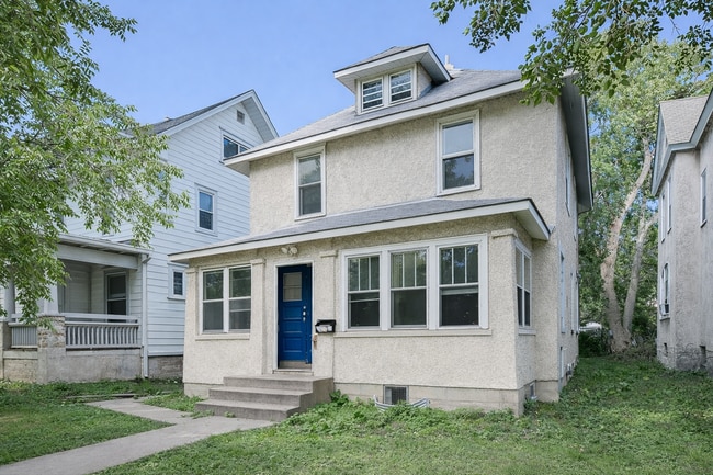 property at 954 15th Ave SE