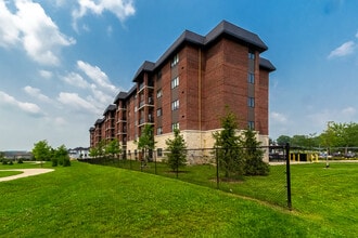 325 Lakeview Dr in Woodstock, ON - Building Photo - Building Photo