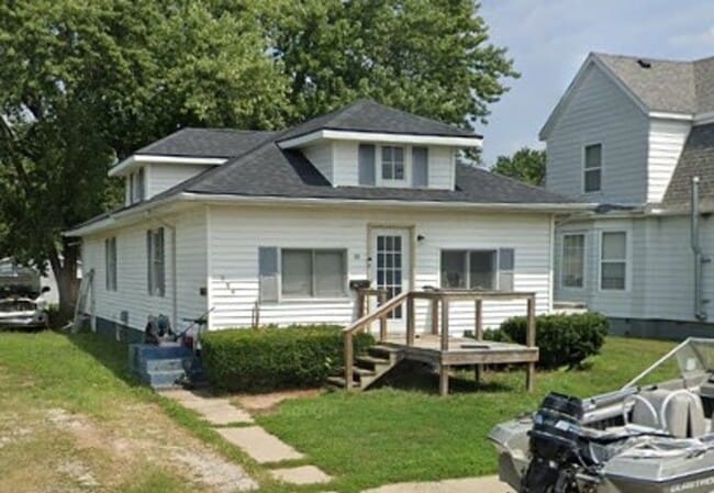 property at 310 E Vine St