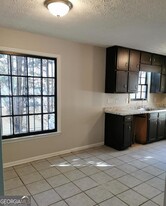 850 Bartow Ct in Riverdale, GA - Building Photo - Building Photo