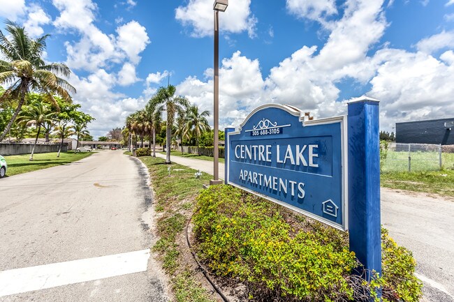 Centre Lake III in Miami, FL - Building Photo - Building Photo