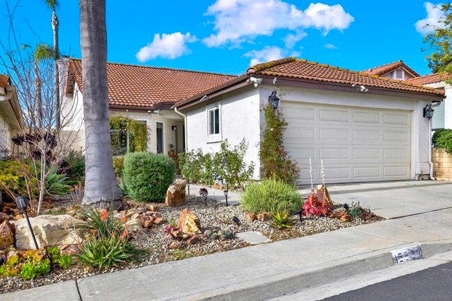 15852 Caminito Cercado in San Diego, CA - Building Photo - Building Photo