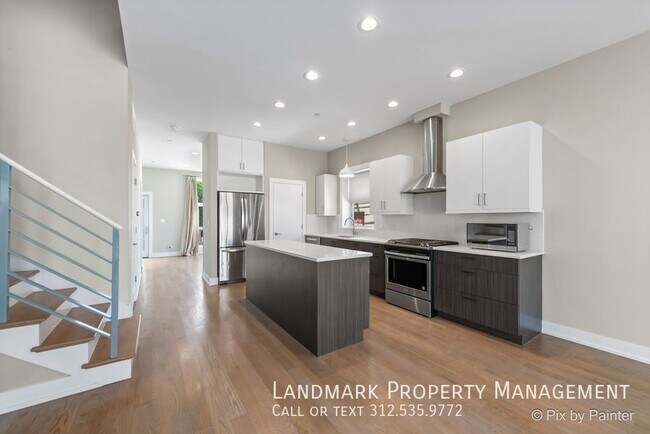 2810 W Walton St in Chicago, IL - Building Photo - Building Photo