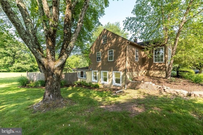 property at 3563 Aquetong Rd