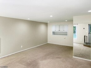 22 Maddaket Ct in Scotch Plains, NJ - Building Photo - Building Photo