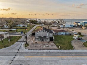 114 Grand Ave in Bacliff, TX - Building Photo - Building Photo