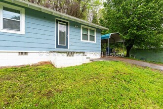 1033 Pineville Rd in Chattanooga, TN - Building Photo - Building Photo