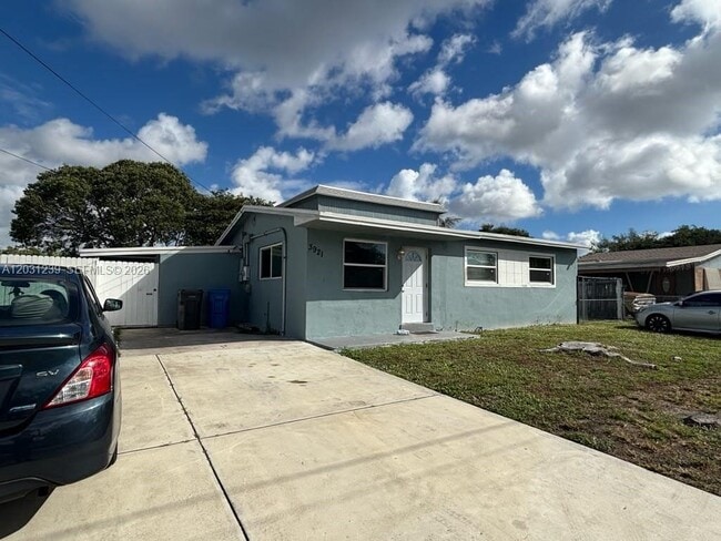 property at 3921 SW 31st Dr