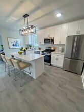 2416 N Springfield Ave in Chicago, IL - Building Photo - Building Photo