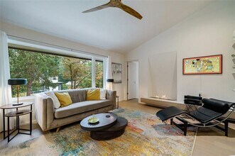 390 Windsor Pkwy in Sandy Springs, GA - Building Photo - Building Photo