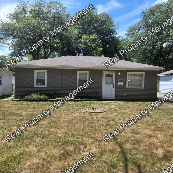 4046 Willow St in Hobart, IN - Building Photo