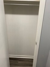 4001 Village Creek Dr in Columbia, SC - Building Photo - Building Photo