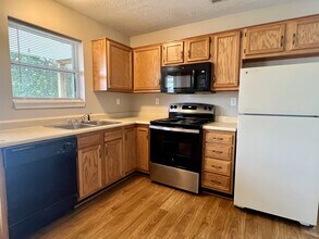 402 Woodrow Ave, Unit Downstairs in New Albany, IN - Building Photo - Building Photo