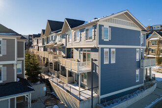 31 Kinlea Way NW in Calgary, AB - Building Photo - Building Photo