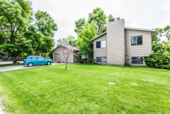 915 Camelot Ct, Unit 915 in Fort Collins, CO - Building Photo - Building Photo