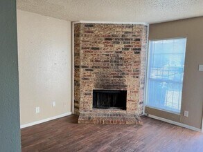 2250 Aspen Dr in Dallas, TX - Building Photo - Building Photo