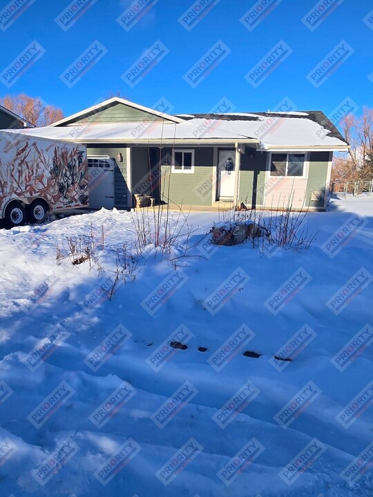 6907 Greensburgh Ave in Gillette, WY - Building Photo