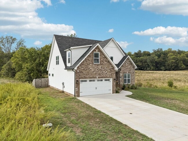 710 Eva Agnes Ave in Clarksville, TN - Building Photo - Building Photo