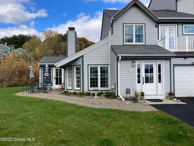 156 Kaydeross Park Rd in Saratoga Springs, NY - Building Photo - Building Photo