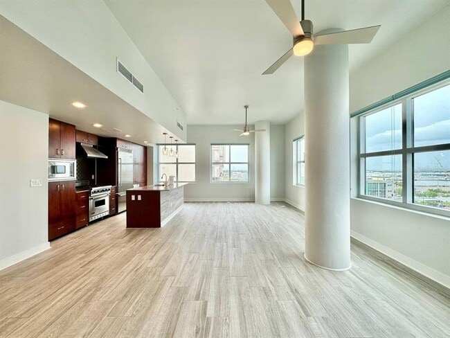 1208 E Kennedy Blvd in Tampa, FL - Building Photo - Building Photo