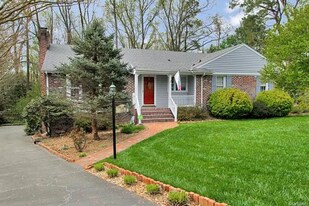 2206 Cedar Crest Rd in North Chesterfield, VA - Building Photo