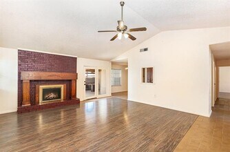 1274 Granada St in Lewisville, TX - Building Photo - Building Photo