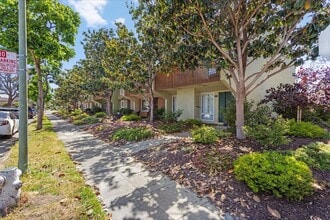 1105 Fontana Dr in Alameda, CA - Building Photo - Building Photo