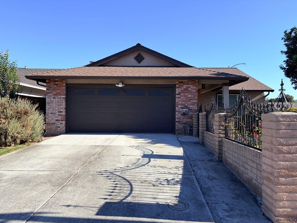 1024 Calumet Ct in San Jose, CA - Building Photo