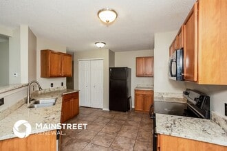 1808 Feather Reed Ln in Greenwood, IN - Building Photo - Building Photo