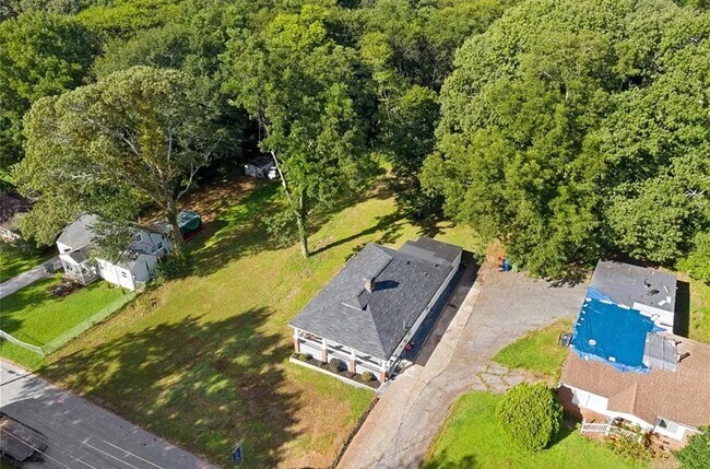 2151 Pryor Rd SW in Atlanta, GA - Building Photo - Building Photo