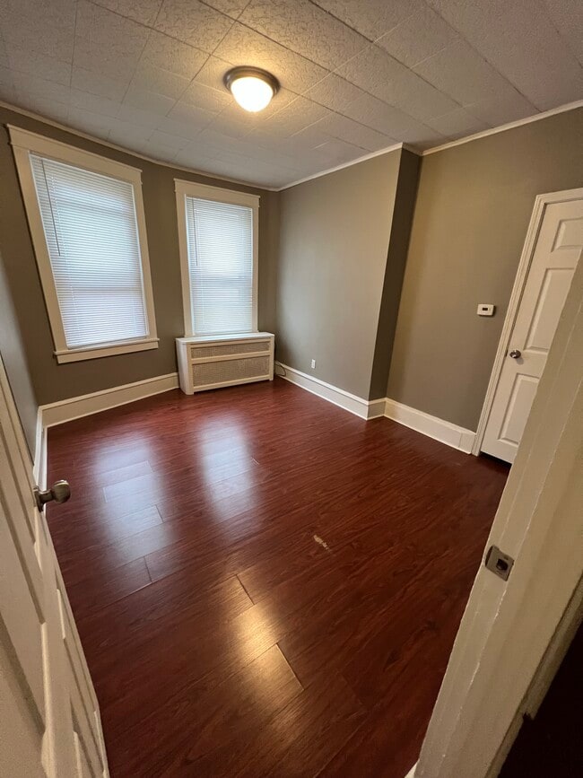 27 Harrison Ave, Unit 1 in Clifton Heights, PA - Foto de edificio - Building Photo