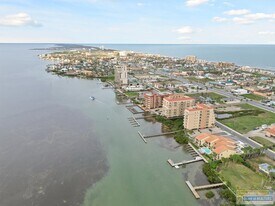 201 W Capricorn Dr in South Padre Island, TX - Building Photo