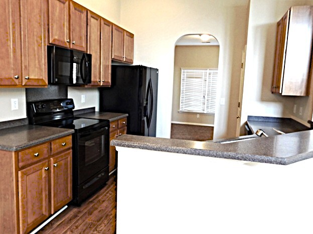7303 Coopers Hawk Dr in Hanahan, SC - Building Photo - Building Photo