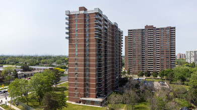 Humber Mills Apartments in Toronto, ON - Building Photo - Building Photo