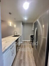 7038 Vesper Ave in Los Angeles, CA - Building Photo - Building Photo