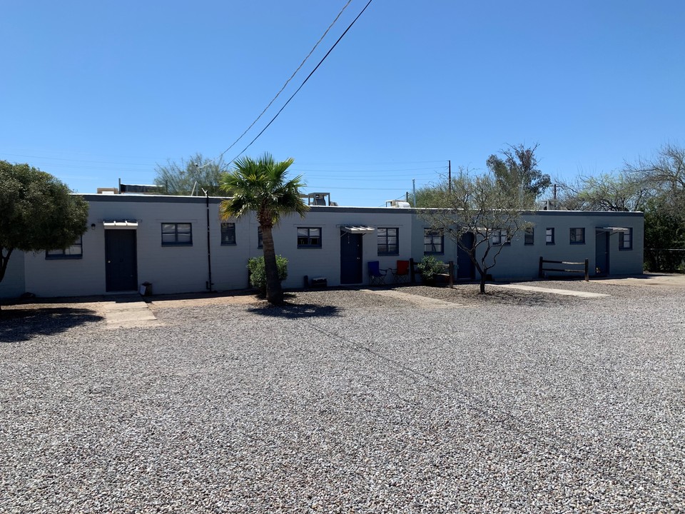 2432 N Balboa Ave in Tucson, AZ - Building Photo