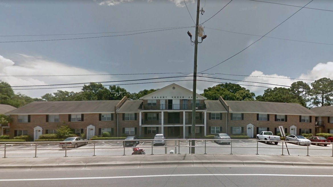 Colony House in Pensacola, FL - Building Photo