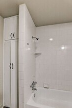 7505 Knight Lake Dr in Oklahoma City, OK - Building Photo - Building Photo