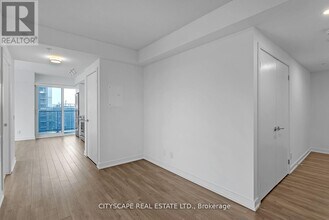 30 Samuel Wood Wy in Toronto, ON - Building Photo - Building Photo