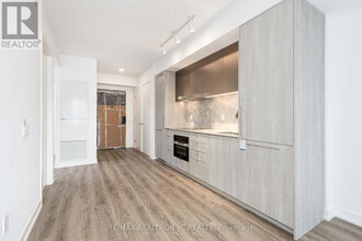 771-1771 Yonge St in Toronto, ON - Building Photo - Building Photo