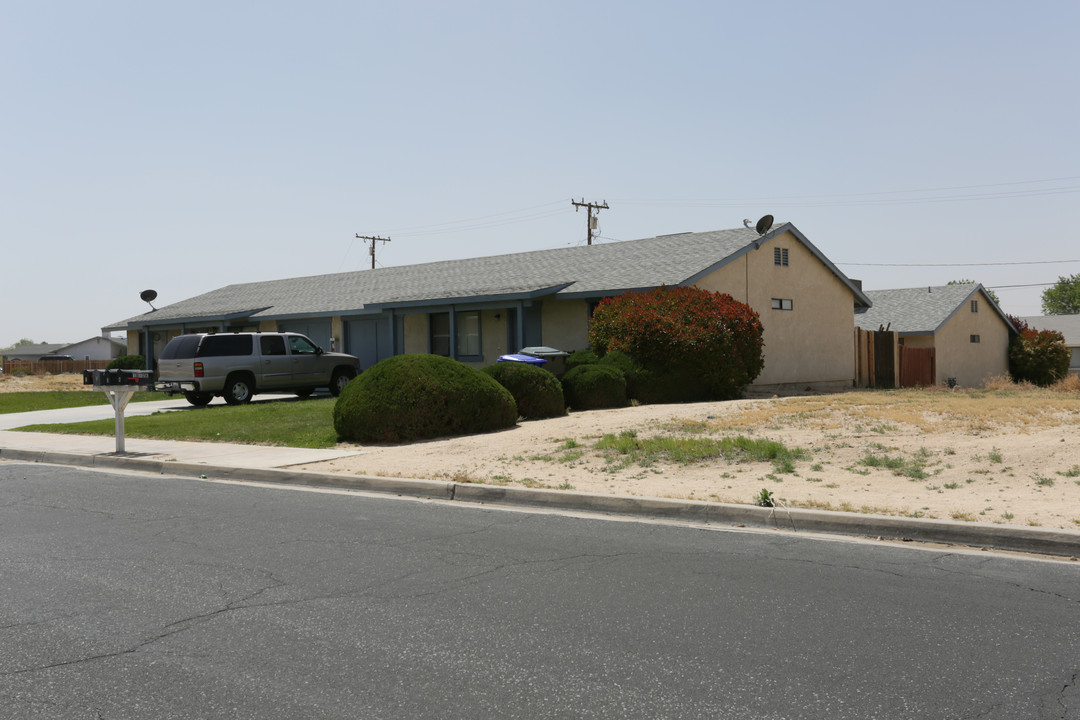 16126 Tawney Ridge Ln in Victorville, CA - Building Photo