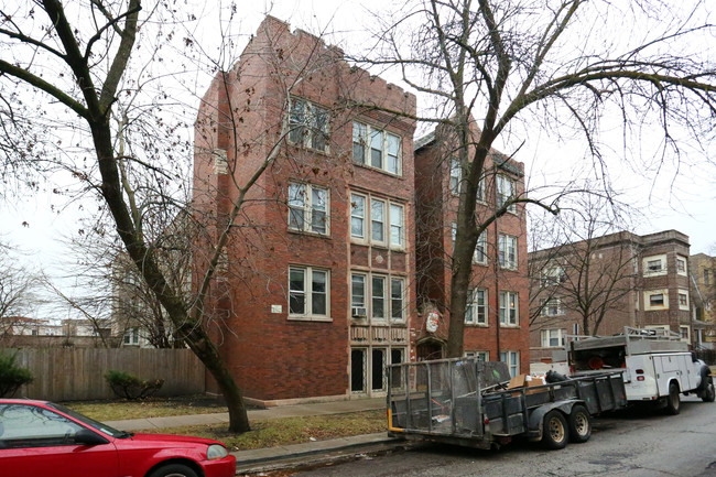 3055 W Leland Ave in Chicago, IL - Building Photo - Building Photo